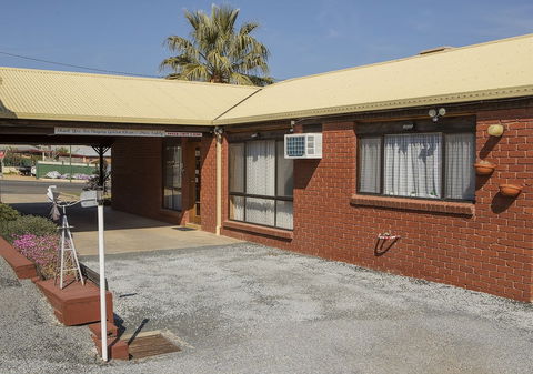 Country Roads Motor Inn Narrandera - Accommodation Tasmania 2