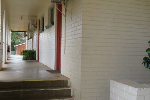 Bishops Lodge Narrandera - Accommodation Tasmania 2
