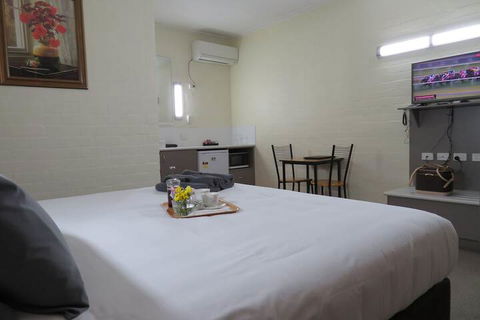 Bishops Lodge Narrandera - Accommodation Tasmania 6
