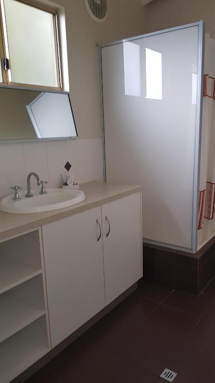 Lilacs Waterfront Villas & Cottages - Accommodation Tasmania 1