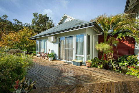 Glenelg On King Bed & Breakfast - Accommodation Tasmania 0