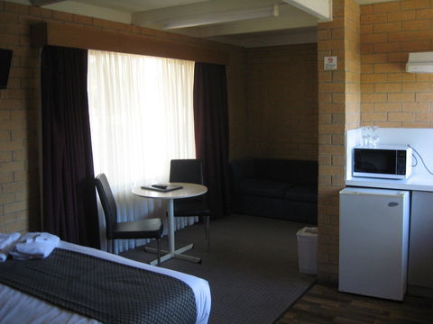 Yowani Country Club - Accommodation Tasmania 4