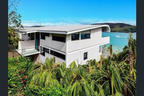 Waves 08 - Apartments - Accommodation Tasmania 1