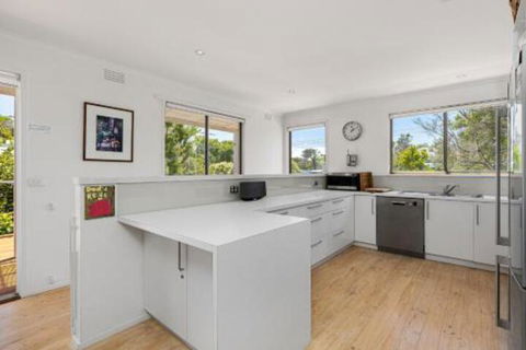 Coastal Retreat In Blairgowrie - Accommodation Tasmania 3