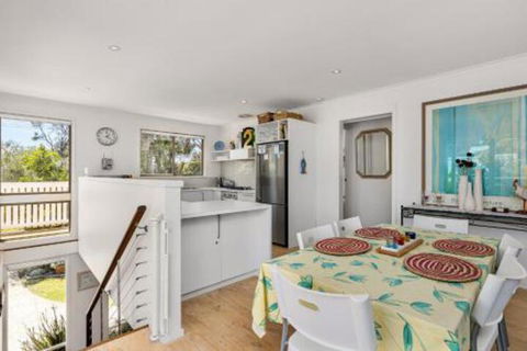 Coastal Retreat In Blairgowrie - Accommodation Tasmania 6