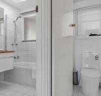 Long Beach House Apartments Sandy Bay - Accommodation Tasmania