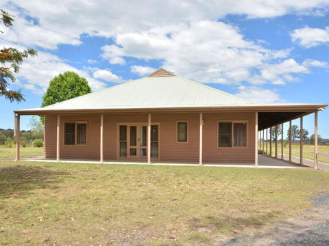 Grasmere Estate Homestead Hear The Lions Roar From Nearby Hunter Valley Zoo - Accommodation Tasmania 6