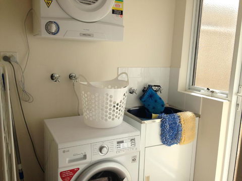 Dillon 7 - Accommodation Tasmania 1