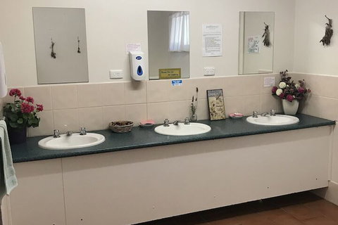 Padthaway Caravan Park - Accommodation Tasmania 6