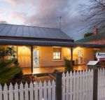 Rawsons Retreat Five Bedroom Home Walk CBD Includes Breakfast - Accommodation Tasmania