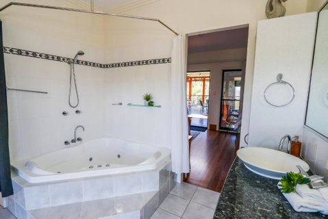 Beach Fansea - Accommodation Tasmania 2