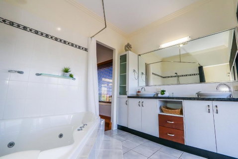 Beach Fansea - Accommodation Tasmania 3