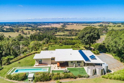 A PERFECT STAY - Jali Burugar - Accommodation Tasmania 0