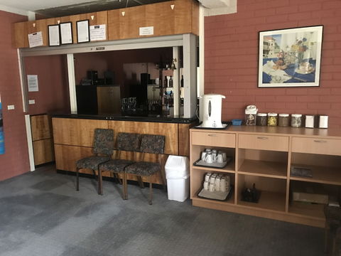 Snowy Mountains Coach And Motor Inn - Accommodation Tasmania 2