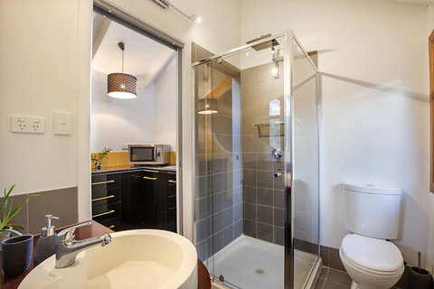 Airlie Beach Eco Cabins - Accommodation Tasmania 2