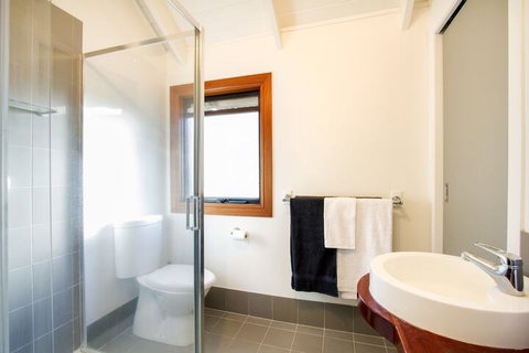 Airlie Beach Eco Cabins - Accommodation Tasmania 5