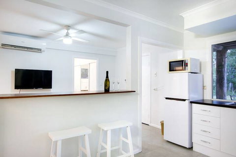 Airlie Beach Eco Cabins - Accommodation Tasmania 1