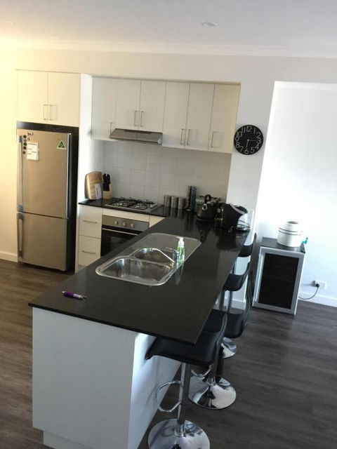 Falcon Bay 4x4 Townhouse - Accommodation Tasmania 2