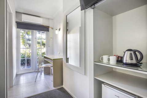 Nightcap At Skyways Hotel - Accommodation Tasmania 4
