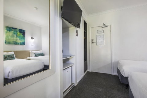 Nightcap At Skyways Hotel - Accommodation Tasmania 5
