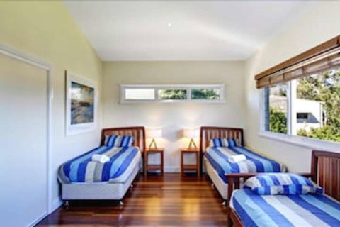 Away On Seaview Street - Accommodation Tasmania 5