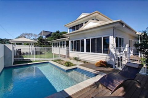 Away On Seaview Street - Accommodation Tasmania 0