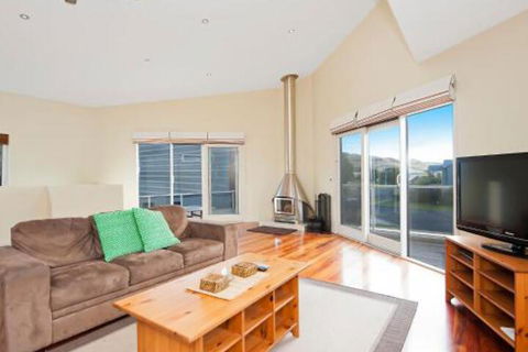 Felicity - Accommodation Tasmania 4