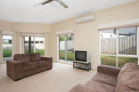 Felicity - Accommodation Tasmania 5