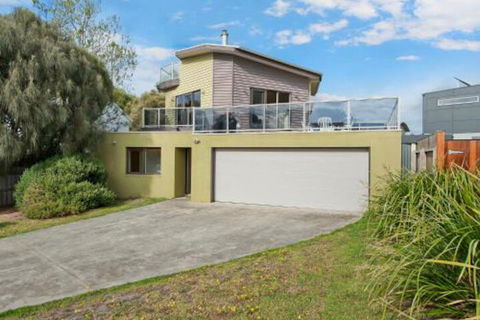 Felicity - Accommodation Tasmania 2