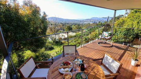 The View Stylish Cosy - Accommodation Tasmania 2