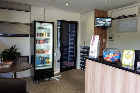 Moura Meridian Motel - Accommodation Tasmania 2