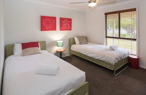 Crystal Shores - Accommodation Tasmania 0