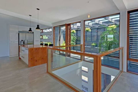 Amazing Unique Five-Star Waterfront Retreat - Accommodation Tasmania 3