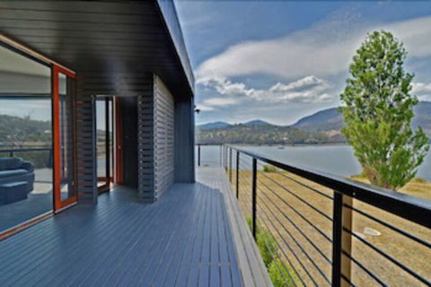 Amazing Unique Five-Star Waterfront Retreat - Accommodation Tasmania 0