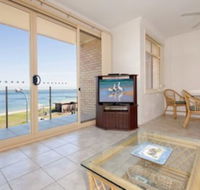2 Bedroom Apartment Little Hut Unit 3 20 Kurrawa Close - Accommodation Tasmania
