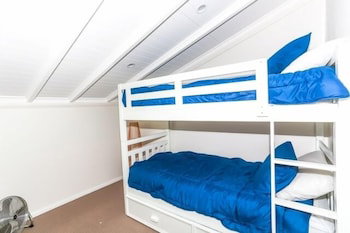 Taranaki - Accommodation Tasmania 4