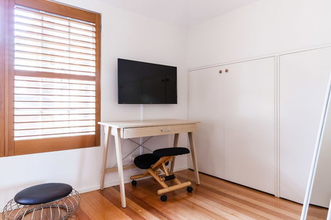 VERA, 1BDR South Melbourne Apartment - Accommodation Tasmania 2
