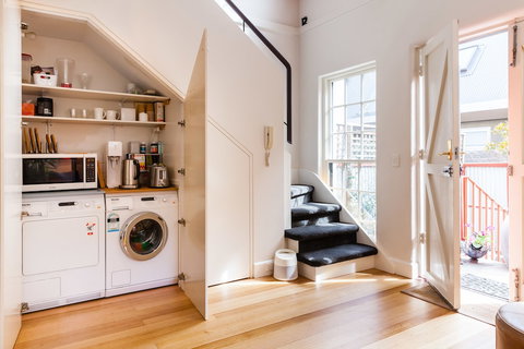 VERA, 1BDR South Melbourne Apartment - Accommodation Tasmania 1