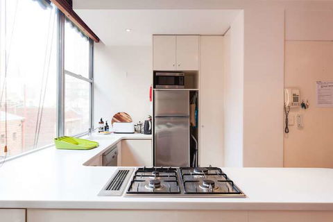 BENJAMIN, 2BDR Melbourne Apartment - Accommodation Tasmania 2