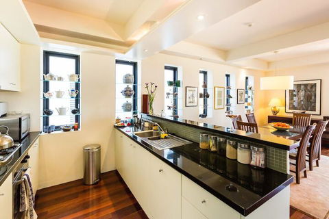 BELLE, 2BDR Melbourne Apartment - Accommodation Tasmania 5