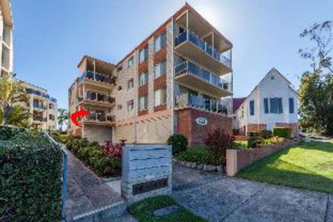 2 BEDROOM APARTMENT LAMAN LODGE UNIT 2 - Accommodation Tasmania 3