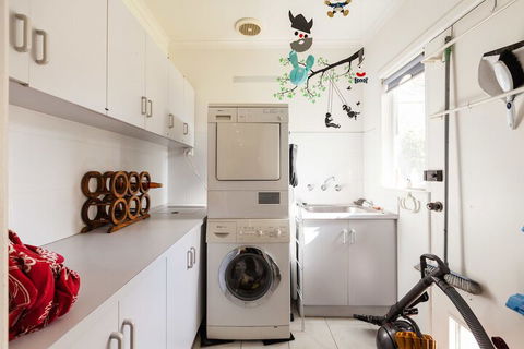 KELLY, 3BDR Northcote House - Accommodation Tasmania 2
