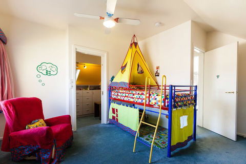 KELLY, 3BDR Northcote House - Accommodation Tasmania 1