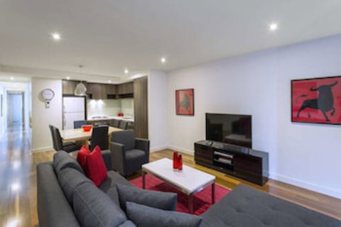 Bold & Beautiful In Brighton - Accommodation Tasmania 0
