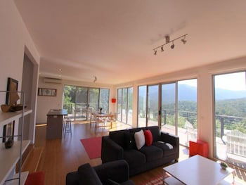 Stirling View - Accommodation Tasmania 6