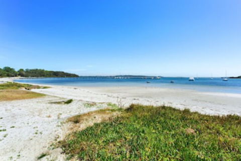 Waterfront At Sunset Boulevard Soldiers Point - Accommodation Tasmania 0