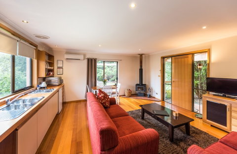 Parnella Kettering - Accommodation Tasmania 6