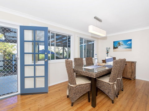 Pine Cottage 5A Nelson Street - Accommodation Tasmania 2