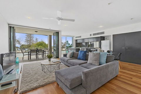 KINGSCLIFF NOR NOR EAST 101 On MARINE PARADE - Accommodation Tasmania 2