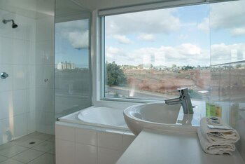 Wallaroo Marina Apartments - Accommodation Tasmania 3